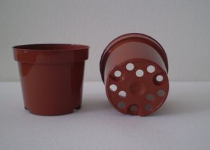 горшок из пластика / круглый / коричневый