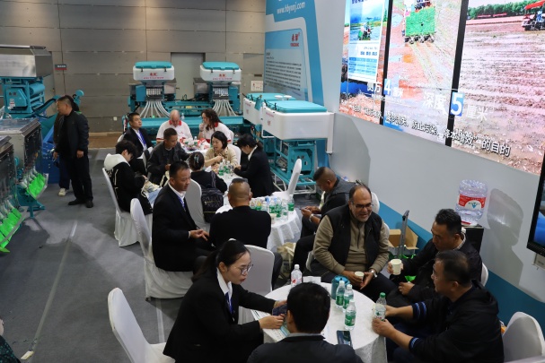 Hubei YongXiang Agricultural Machinery Equipment Co., Ltd. Photo 3