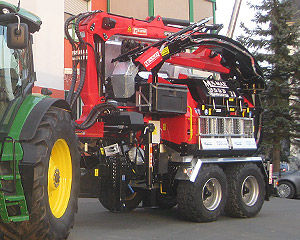 буксируемый измельчитель веток