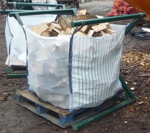 упаковщик в пакеты для дерева