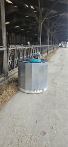 роботизированный пододвигатель кормов