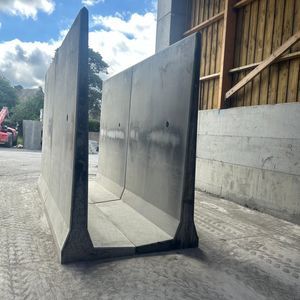 бункерная стена из бетона