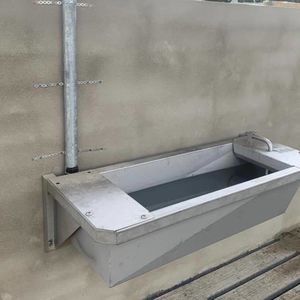 водопойный желоб с лотком