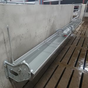 водопойный желоб с лотком