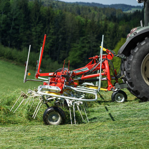 Навесная сеноворошилка - HIT series - PÖTTINGER Landtechnik GmbH - с передковым колесом