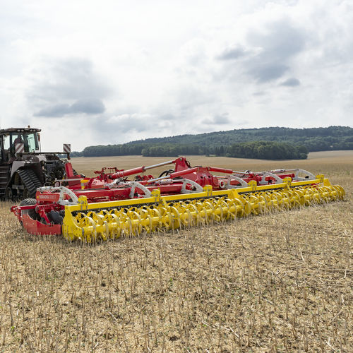 Навесной дисковый культиватор - TERRADISC T series - PÖTTINGER Landtechnik GmbH - 1 секция / с полевым катком / сцепка на три точки