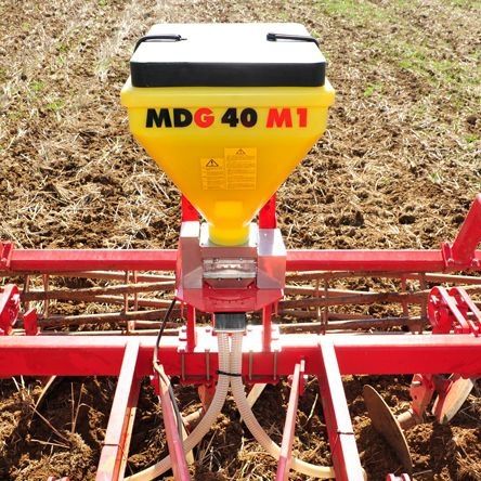Установленный разбрасыватель удобрений на сеялке - MDG 40 M1, MDG 100 M1 - APV - Technische Produkte GmbH - сухой / пневматический / с системой дозирования