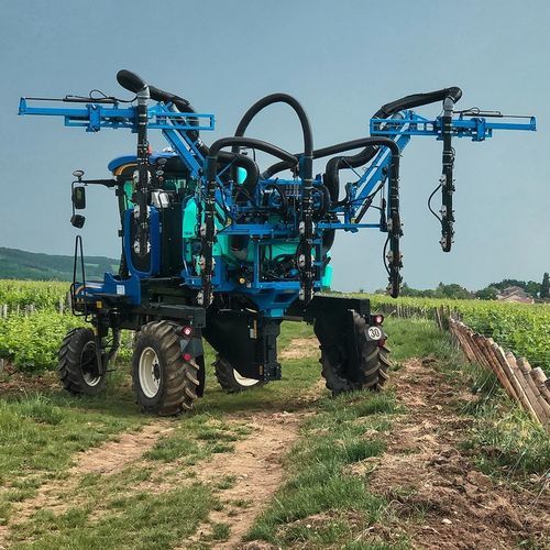 Самоходный опрыскиватель - CRUIS’AIR 9070 - BERTHOUD - для виноградства / гидравлический / со складывающейся ручкой
