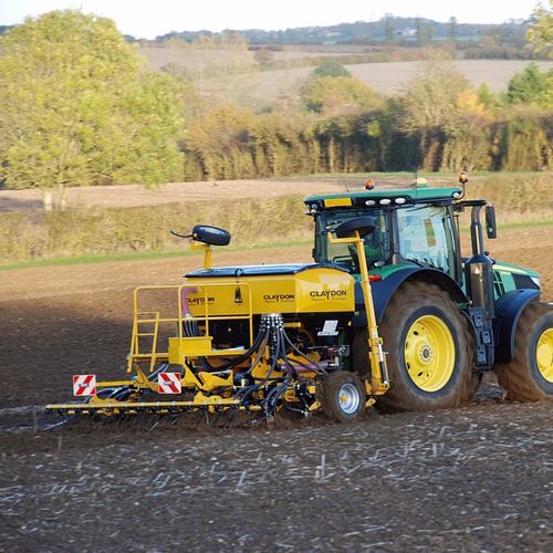 Линейная сеялка с системой подачи удобрений - Hybrid M4RF - Claydon Yield-o-Meter Ltd. - механическая / с зубьями / для установки на трактор