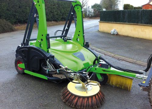 Прицепная подметальная машина - CITY CLEAN - COCHET - для дорог