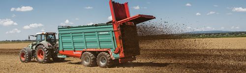 Прицепной разбрасыватель навоза - MEGAFEX 2200 - Farmtech d.o.o. - с горизонтальными щетками / тандем