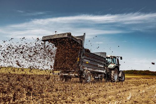 Прицепной разбрасыватель навоза - SUPERFEX 700 - Farmtech d.o.o. - с вертикальными щетками / одноосный
