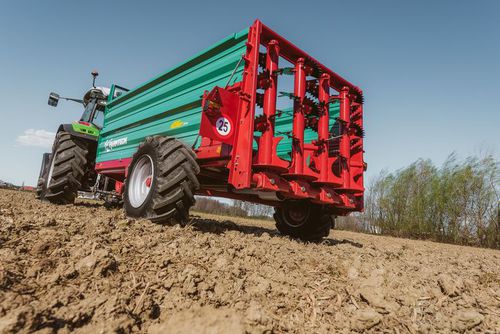 Прицепной разбрасыватель навоза - MINIFEX 550 - Farmtech d.o.o. - с вертикальными щетками / одноосный