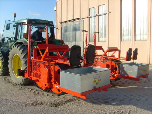 Посадочная машина для дерева - Ferrirotor S.r.l. - автоматическая / 2 ряда / буксируемая
