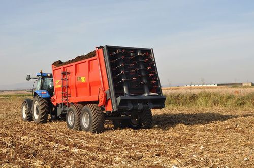 Прицепной разбрасыватель навоза - FMGR 18 - Fimaks Makina - с вертикальными щетками / двухосный