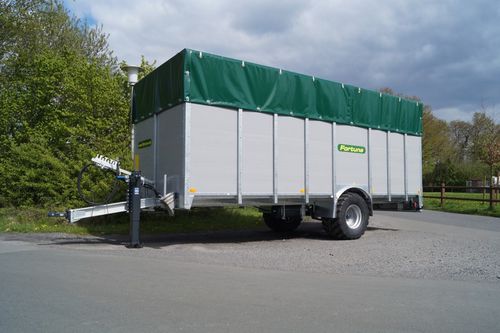 Одноосный прицеп для перевозки скота - V 750 / 5.0 - Fortuna Fahrzeugbau GmbH & Co. KG - однокорпусный / с распашными дверьми