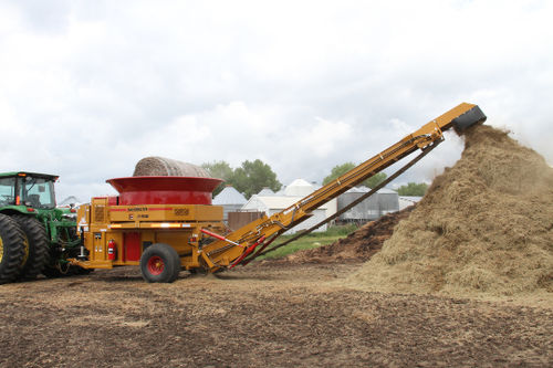 Мельница для зерен - H-1030 - Haybuster Agricultural Products - для соломы / молотковая / мобильная