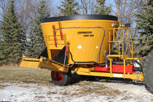 Вертикальный винтовой смеситель - CMF-590 - Haybuster Agricultural Products - прицепной / с боковой разгрузкой / простой винт