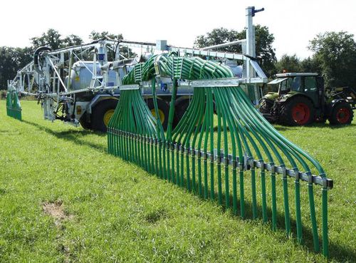 Рампа для катушки для шлама - DoubleSwing - Hugo Vogelsang Maschinenbau GmbH - со шлангом для капельного орошения