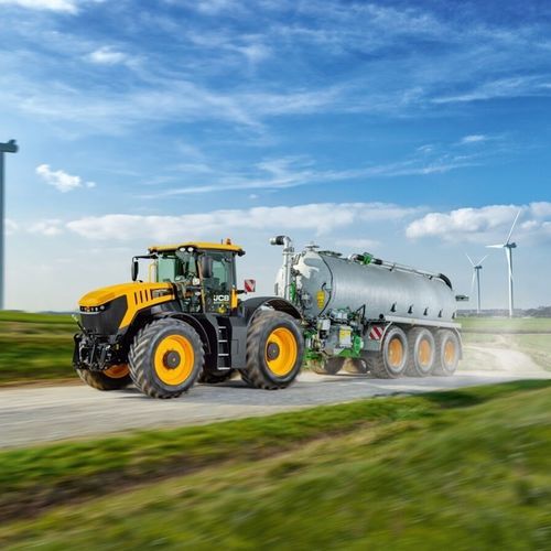 Гидростатический трактор - 8000  - JCB - 6 цилиндров / передняя коробка отбора мощности / с кабиной