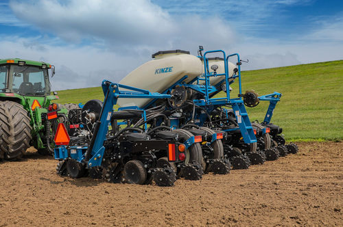 Сеялка точного высева с бункером - 3505 - Kinze Manufacturing, Inc. - 6 рядов / 8 рядов / с системой подачи удобрений