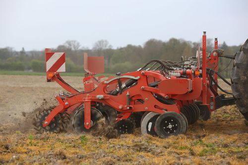 Навесная цистерна для жидкого навоза - KUHN Striger - Kotte Landtechnik GmbH & Co. KG - зубчатая / стрип-тилл