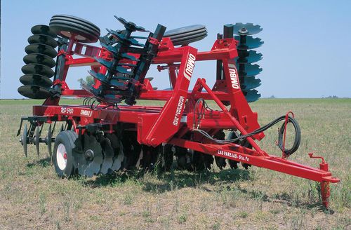 Прицепной дисковый культиватор - ROP 5900 - Maquinas Agricolas Ombu SA - с гидравлическим регулятором / контроль глубины / складной