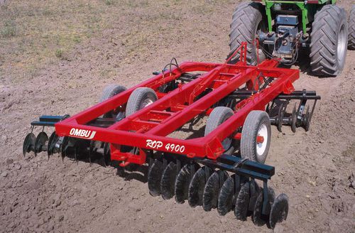 Прицепной дисковый культиватор - ROP 4900 - Maquinas Agricolas Ombu SA - офсетный / с гидравлическим регулятором / контроль глубины
