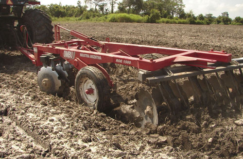 Прицепной дисковый культиватор - ROE 1500 - Maquinas Agricolas Ombu SA - сцепка на три точки / с гидравлическим регулятором