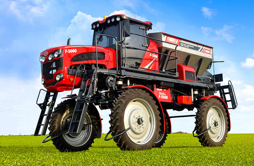 Самоходный разбрасыватель удобрений -  F5000 - Maquinas Agricolas Ombu SA - твердый / во всю ширину / пневматический