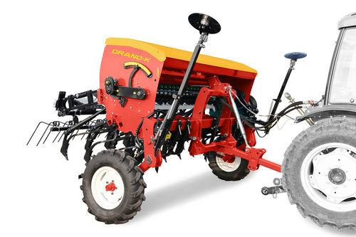 Механическая линейная сеялка - GRANO-X series - MaterMacc S.p.A. - для установки на трактор / сцепка на три точки / с системой подачи удобрений