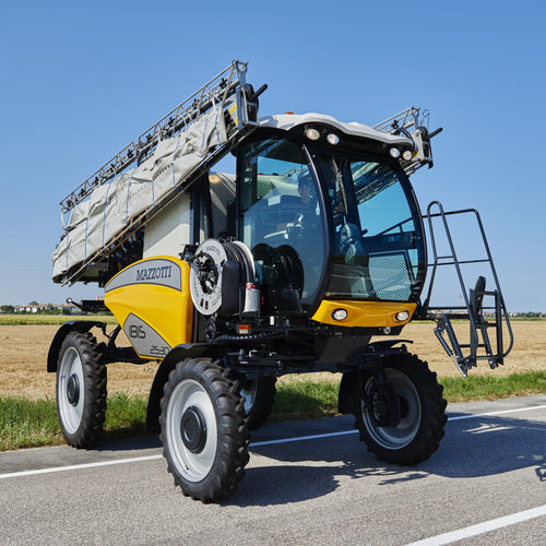 Самоходный опрыскиватель - IBIS 2530 - MAZZOTTI S.r.l. - для больших культур / гидравлический / со складывающейся ручкой