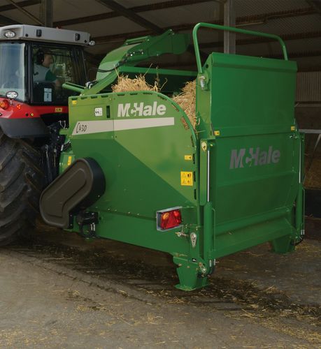 Прицепной Соломовыдуватель - C430 - McHale Engineering Ltd. - для рулонных кип / с приводным валом