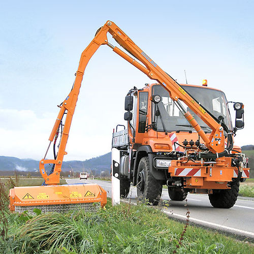 Гидравлическая бензокоса переднего монтажа - FME 500 - MULAG Fahrzeugwerk Heinz Wössner GmbH & Co. KG - с молотками / складная / для прополки