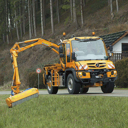 Навесная гидравлическая бензокоса - MHU 800 - MULAG Fahrzeugwerk Heinz Wössner GmbH & Co. KG - заднего монтажа / с молотками / складная