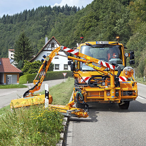Навесная гидравлическая бензокоса - MKF 600 - MULAG Fahrzeugwerk Heinz Wössner GmbH & Co. KG - переднего монтажа / с молотками / складная