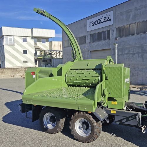 Буксируемый измельчитель веток - PTH 1400/820 G - PEZZOLATO Officine Costruzioni Meccaniche S.p.A. - с дизельным двигателем