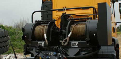 Гидравлическая лесохозяйственная лебедка - Pfanzelt Maschinenbau GmbH - установленная на тракторе