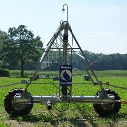 Ирригационная рампа кормление с помощью труб - REINKE Irrigation - 2-колесная / с одним крылом