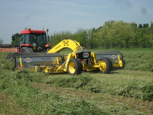 Ленточный валкообразователь - RT 870 - ROC srl - с боковой выгрузкой