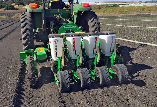 Пневматическая сеялка точного высева - Gamma - SFOGGIA Agriculture Division S.r.l. - для установки на трактор / складная / с системой подачи удобрений