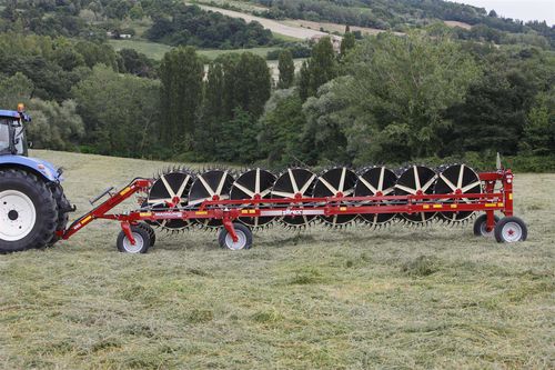 Солнечный валкообразователь - MKE-PRO1225 - SITREX S.p.a. - с центральной выгрузкой / с несколькими роторами