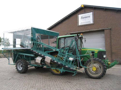 Уборочная машина для сельдерея - Sweere Agricultural Equipment - для установки на трактор / 1 ряд