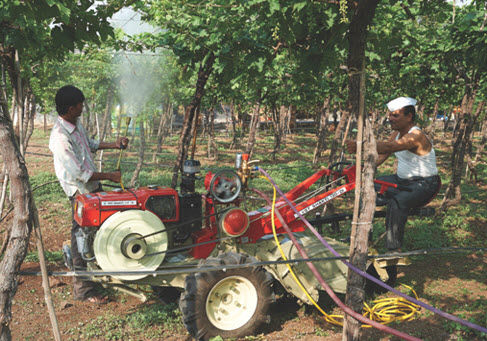 Самоходный опрыскиватель - VST Tillers Tractors Ltd. - для лесоводства