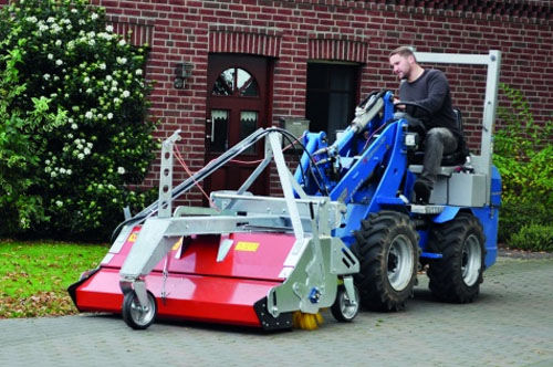 Подметальная машина для установки на вилочном погрузчике - Optimal 1600  - Westermann GmbH & Co. KG - для хлева / переднего монтажа