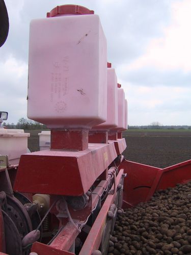 Навесной разбрасыватель удобрений - ZINGER Mechanisatie BV - ZIBO Holland - ангидрид / с известью