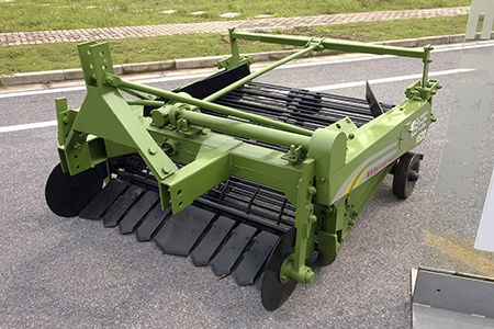 Уборочная машина для картофеля - 1520 - Zoomlion Heavy Machinery Co., Ltd. - прицепная