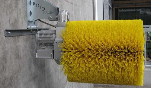 Щетка для домашнего скота - Beerepoot GmbH - вращающаяся / для коров / горизонтальная
