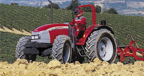 Трактор механический переключатель - C-Max Cab/Plat Tier0 - McCormick USA - сервопривод / с кабиной / с ROPS
