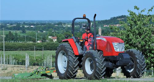 Трактор сервопривод - D-Max Tier 3A series - McCormick USA - с ROPS